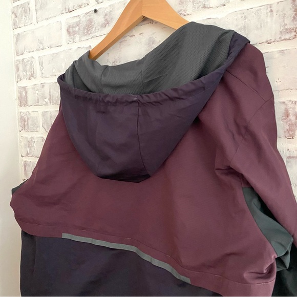 Peak Velocity • Zephyr Windbreaker Loose-Fit Anorak Jacket • Burgundy & Plum - Picture 11 of 11